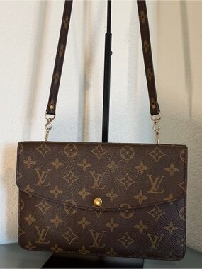 Vintage Louis Vuitton Pochette Double Rabat shoulder bag